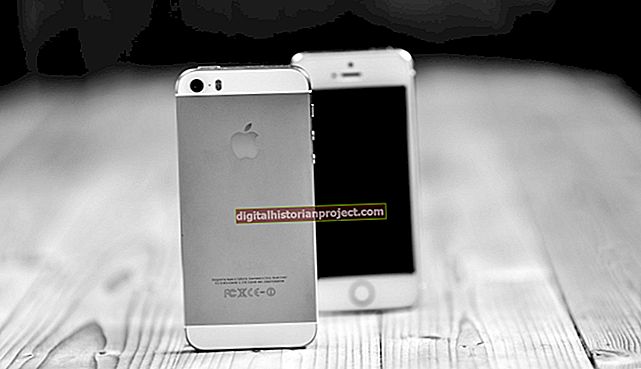 Ano ang Mga kalamangan ng Paggamit ng isang iPhone?
